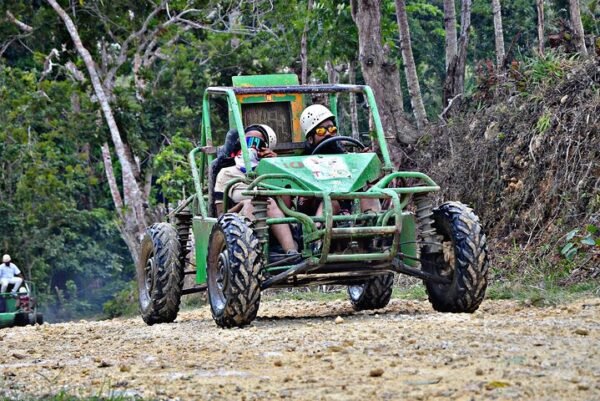 Tour de Aventura en Tirolesa en Punta Cana con Buggies y Paseos a Caballo - Image 6
