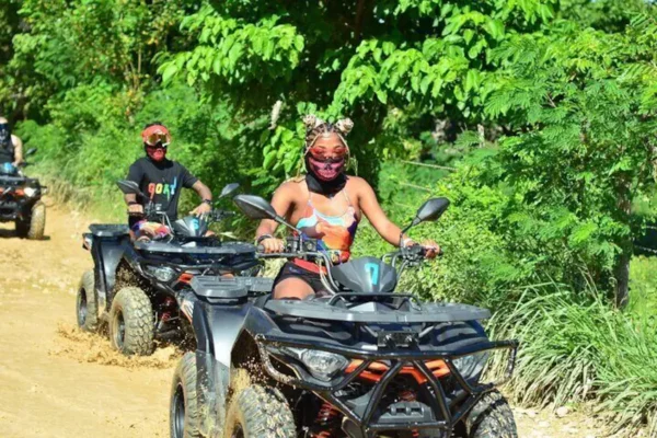 Aventura en ATV 4x4 en Punta Cana - Imagen 2