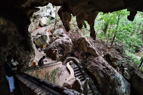 Tour de Exploración al Parque Nacional Los Tres Ojos - Image 7
