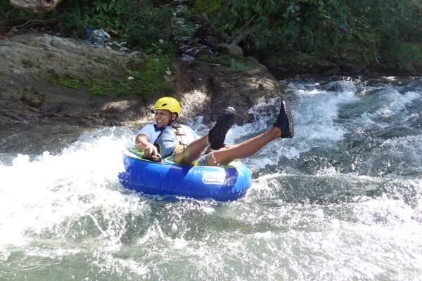 Aventura de Tubing Inolvidable en el Río Yaque del Norte