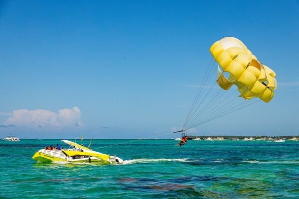 Experiencia de Parasailing en Yate en Punta Cana - Imagen 6