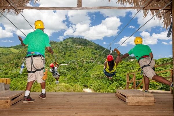 Combo de Aventura en Punta Cana: Monkeyland, Tirolesas y Buggies en un Solo Día - Imagen 7
