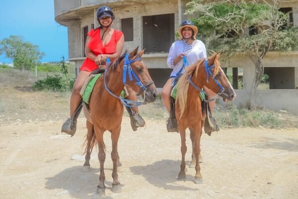 Paseo a Caballo y Tour en ATV o Buggy a la Cueva de Agua y Playa Macao - Imagen 7