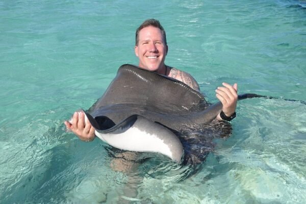 Tour de Parasailing, Snorkel y Encuentro con Tiburones y Rayas - Imagen 5
