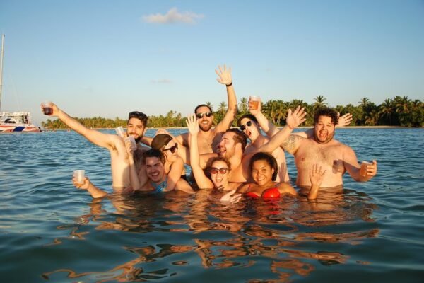 Tour de Parasailing, Snorkel y Encuentro con Tiburones y Rayas - Imagen 4